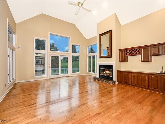 4th image of 207 Lake Pointe Dr