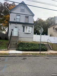 80 Smith St, Irvington, NJ, 07111