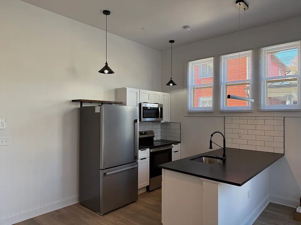 465 Rivermont Ave #2