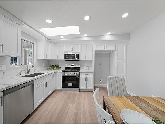 3rd image of 40722 Stetson Ave