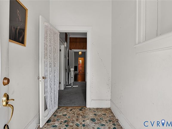 4th image of 503 Southampton St
