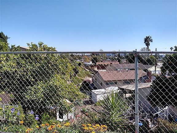 4th image of 8431 Highwood Dr