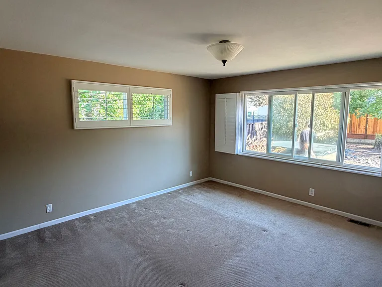 7422 Fallenleaf Ln — Photo 5