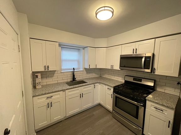 4th image of 631 W Norris St