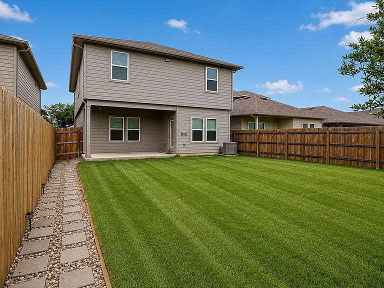 383 Sickle Loop — Photo 27