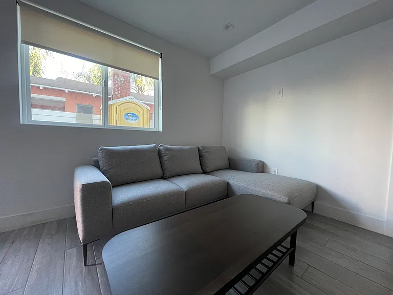 1270 Rolland Curtis Pl — Photo 22
