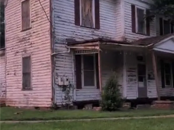 124 W Sycamore St, Chase City, VA 23924