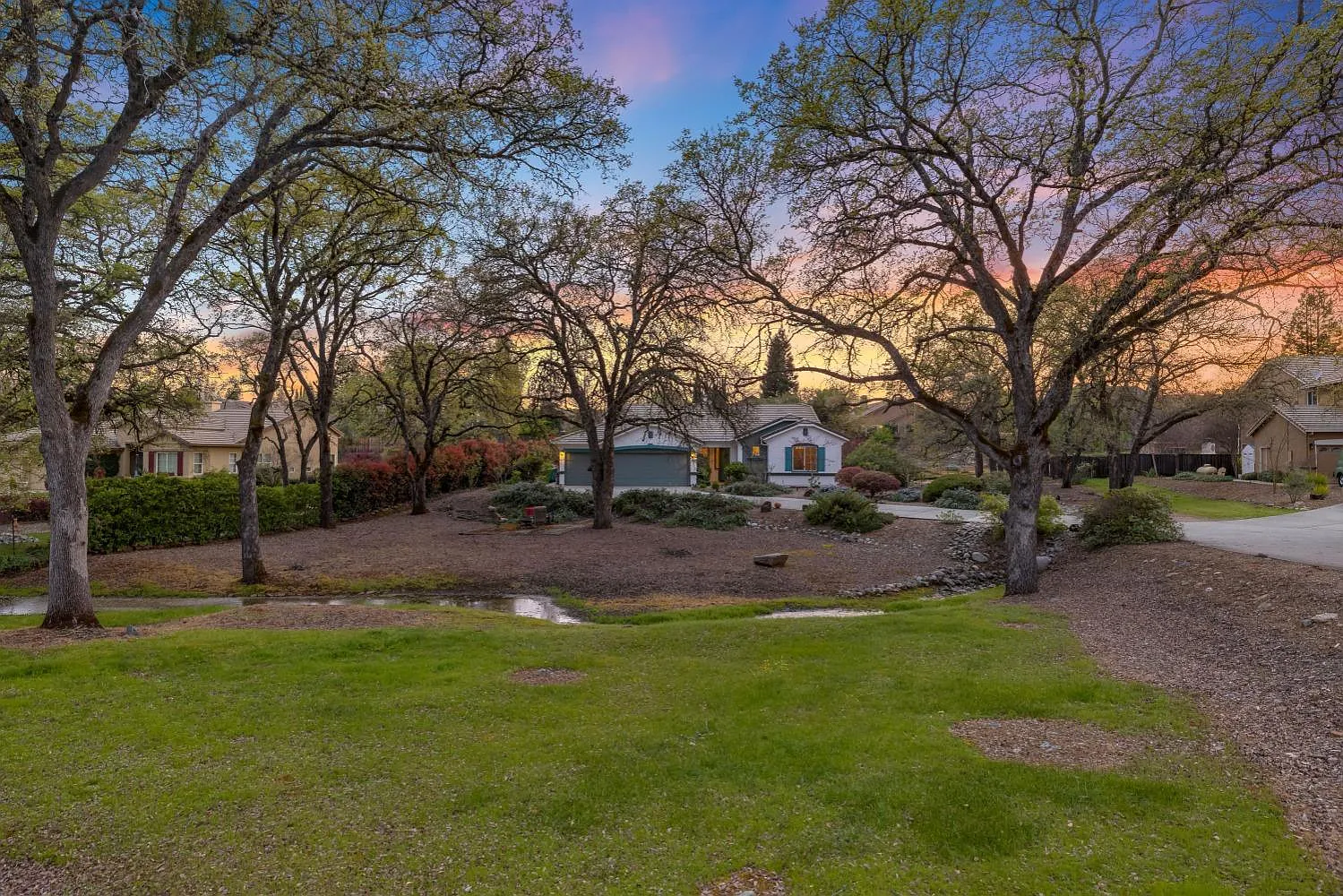 2076 Summer Dr photo 1