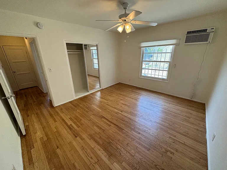 902 Alandele Ave #902 — Photo 43