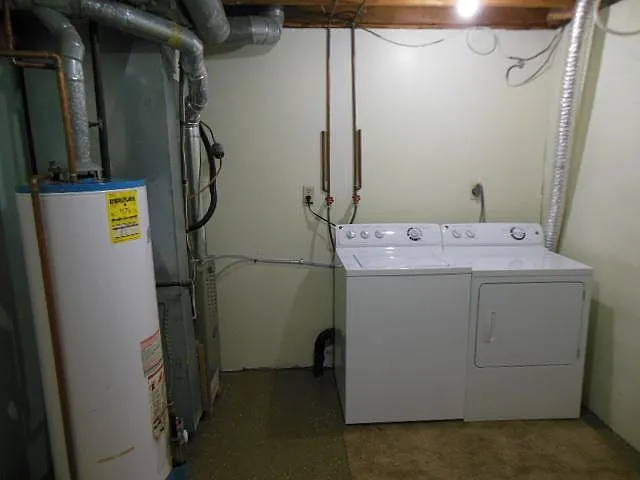 600 NE English Manor Dr #B — Photo 7