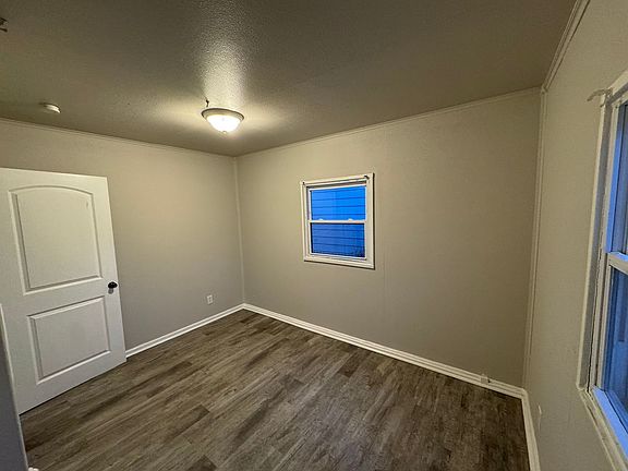 3rd image of 4018 Tyler St