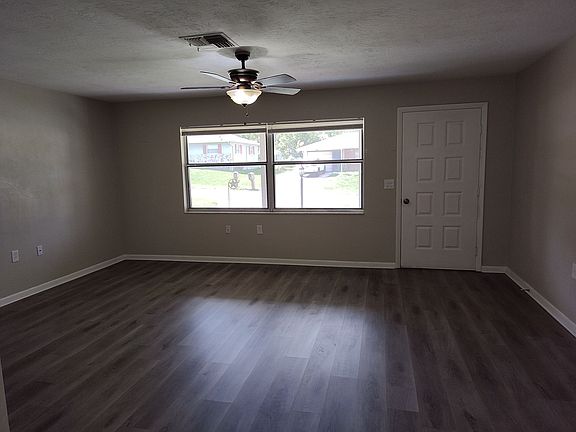 3rd image of 3263 N Maidencane Dr