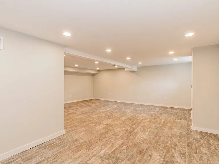 66 E Gramercy Pl — Photo 30