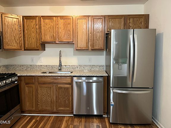 4th image of 3030 Barrymore St Unit 109