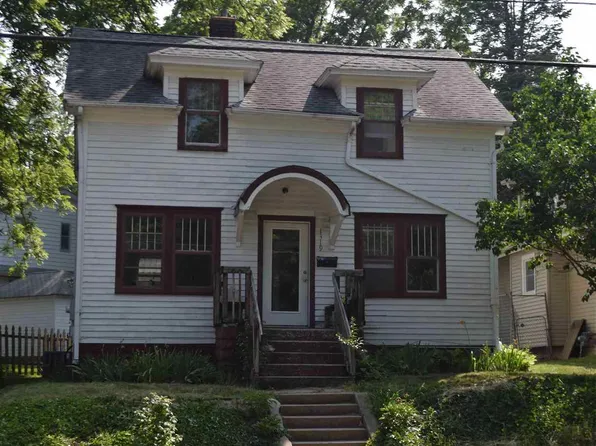 1319 Muscatine Ave, Iowa City, IA 52240