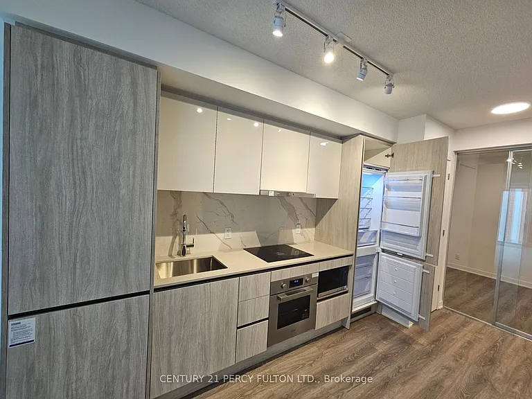 180 Front St E #906 — Photo 21