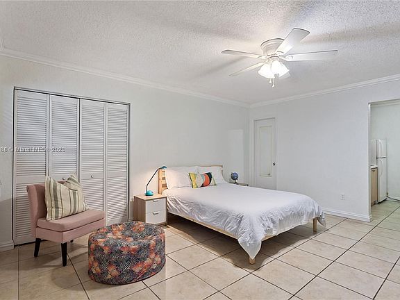 2nd image of 3059 Day Ave #2