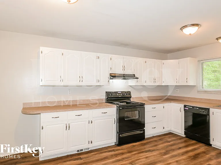 14501 Soho Dr — Photo 7
