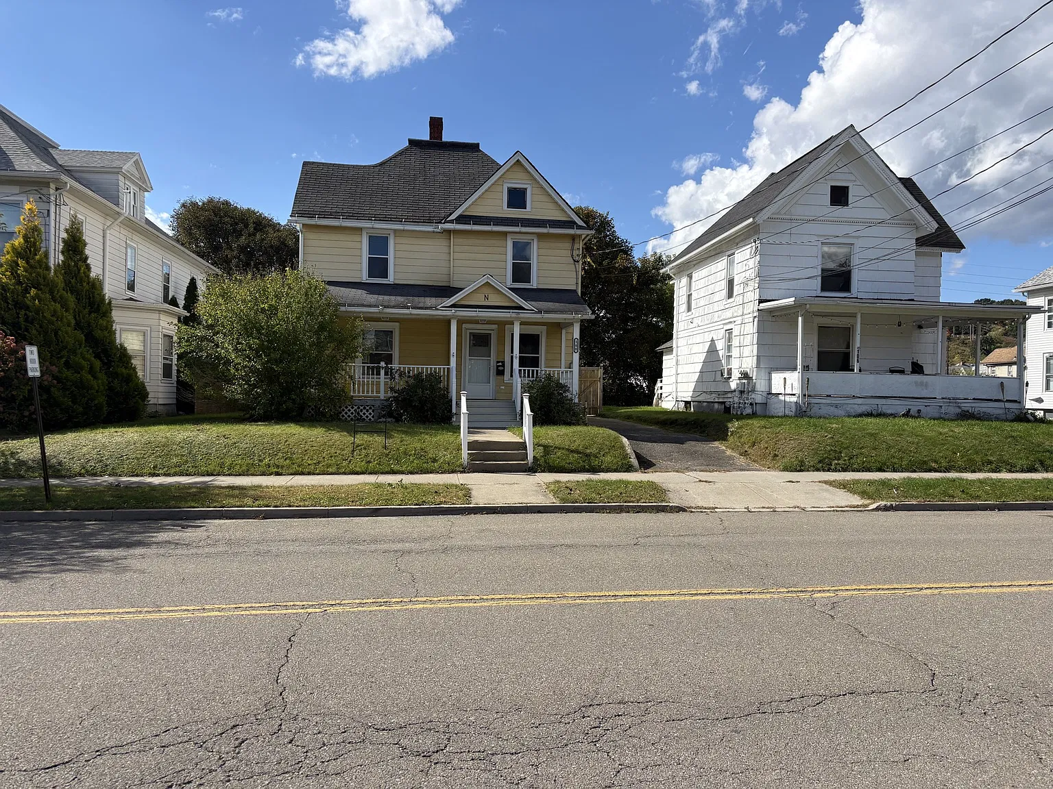 4 bed, 1498 sqft, $2,000 — Photo 1