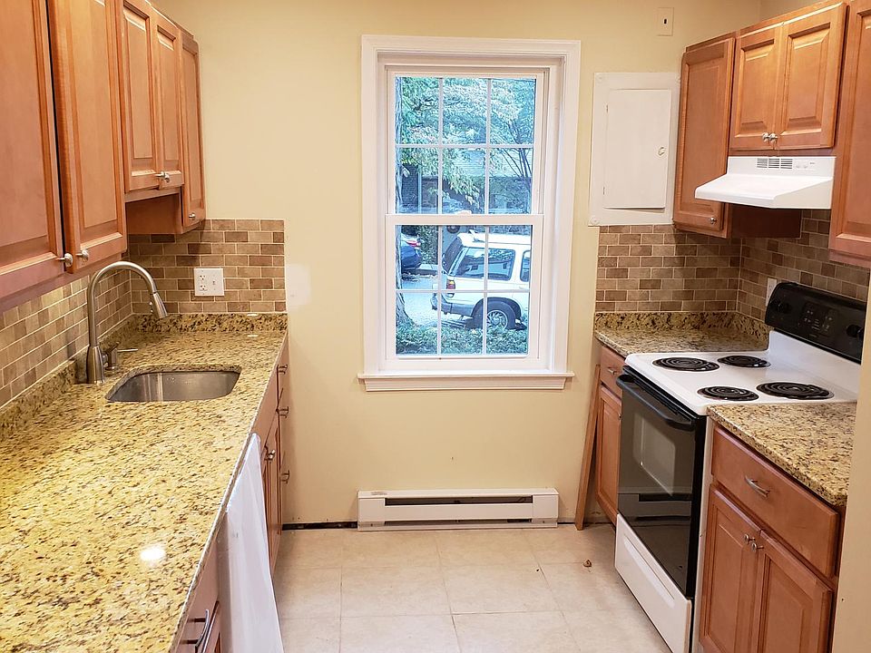 2nd image of 243 Uncas St