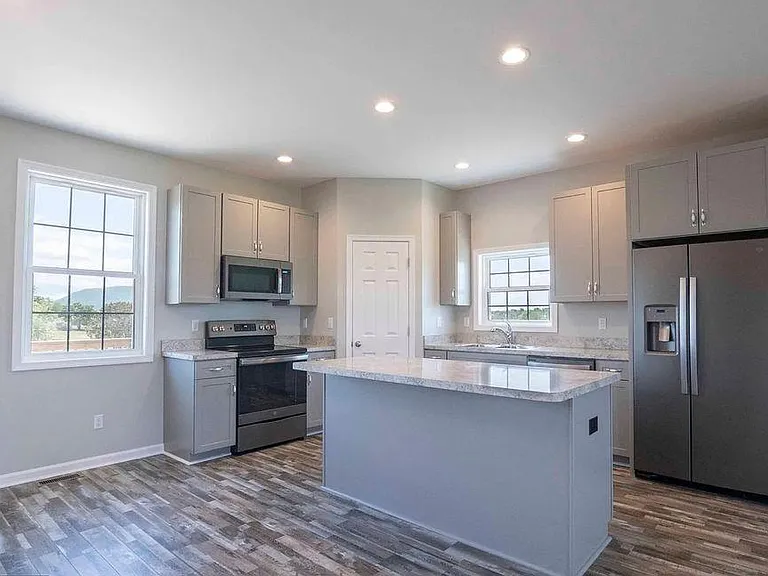 2308 Readus Rd — Photo 6