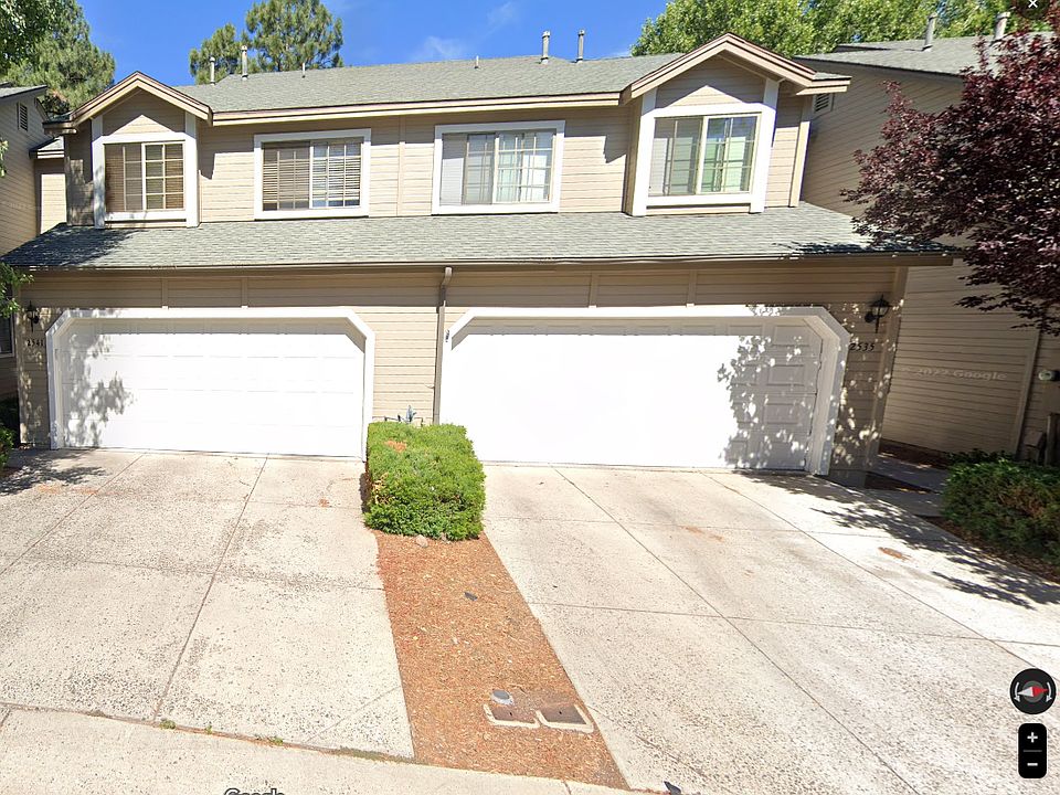 Quiet cul-de-sac. 2 car garage.