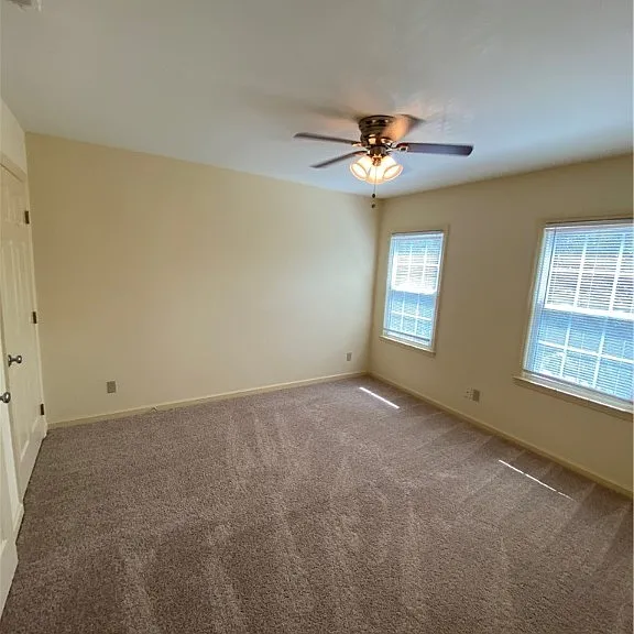 410 E Hall St #1/2 — Photo 8