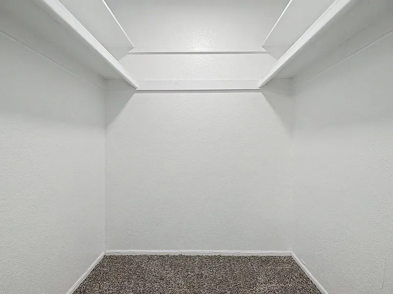The Brentwood — Photo 17