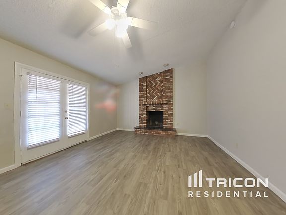 3rd image of 801 W Villa Theresa Dr