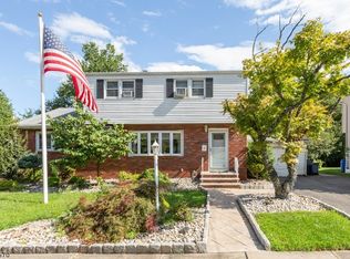 19 Sutton Ave, Totowa, NJ 07512