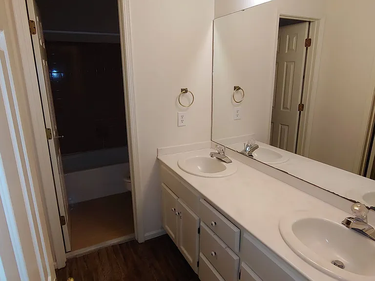 705 Reston Dr — Photo 7
