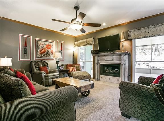 3rd image of 804 Woodside Ct