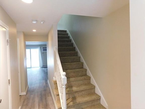 2nd image of 102 Highwood Dr