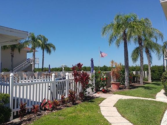 4th image of 8826 Bay Pointe Dr #102