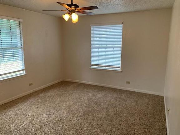 5th image of 902 E Mary Ave