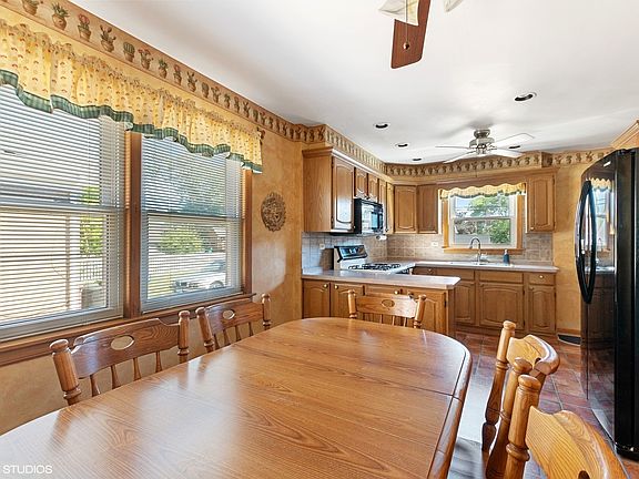 3rd image of 4633 W 98th Pl