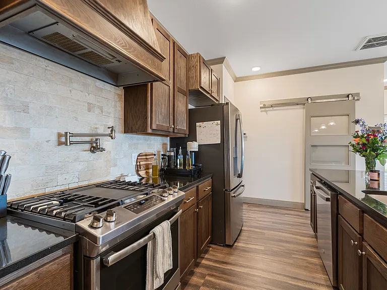 9219 Ra Young Jr Dr — Photo 12