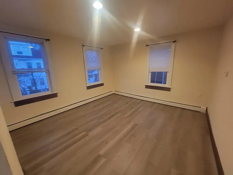 22 Holmes St #2 — Photo 3