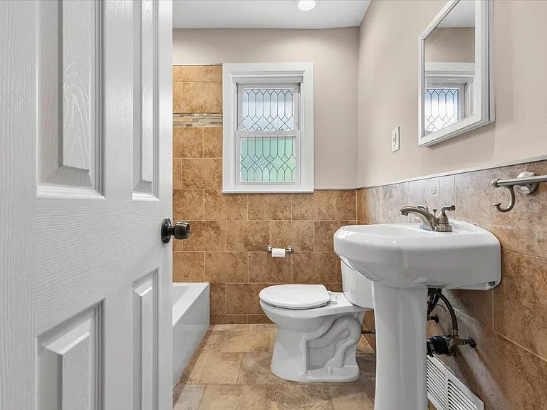1212 Burnet Ave #1 — Photo 10