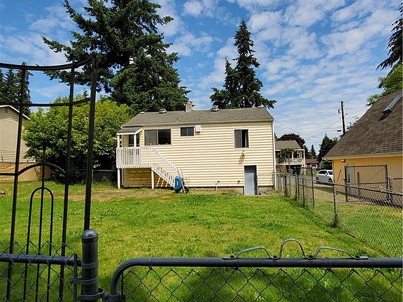 4th image of 18915 68th Ave W