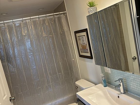 5th image of 2333 N Neva Ave APT 208C