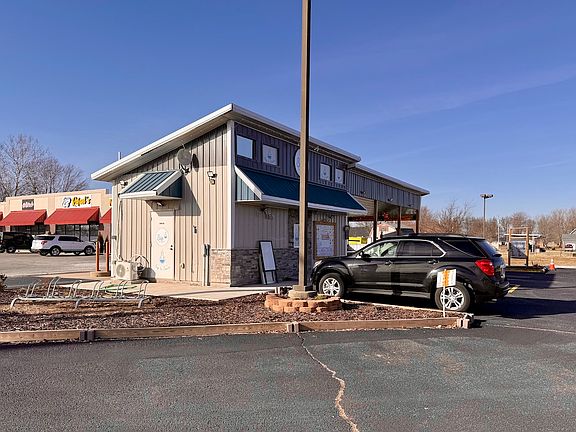 3rd image of 901 D Hwy
