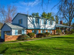 714 Pineview Ln, North Wales, PA 19454