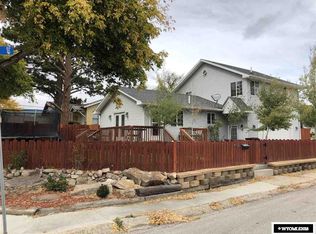 402 12th St, Rawlins, WY 82301