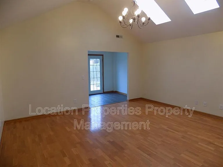 4963 Stoneback Dr W — Photo 9