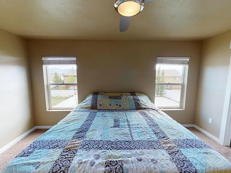531 S Willow Xing — Photo 11