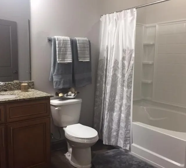 Larkspur Pointe Apartments — Photo 9