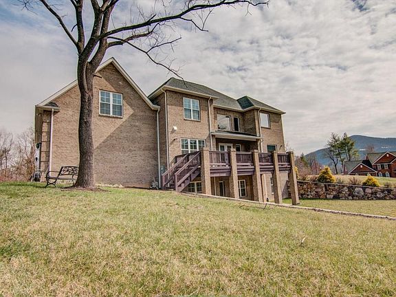 2nd image of 7624 Nandina Dr