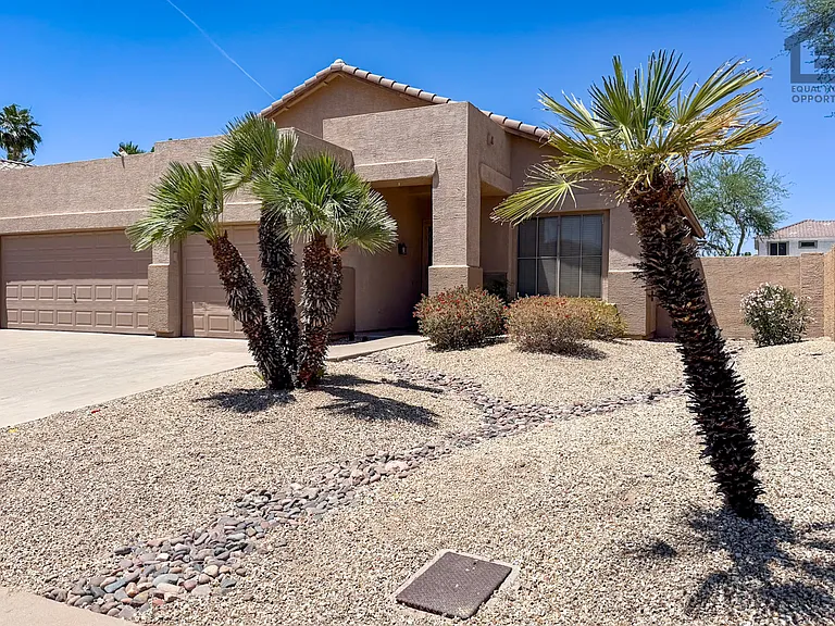 5946 W Sack Dr — Photo 5