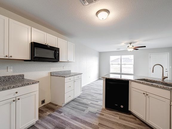 3rd image of 1112 Harbor Dr